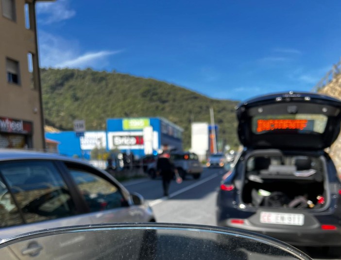 Imperia, scontro auto-moto, in ospedale un uomo Imperia, scontro auto-moto, in ospedale un uomo