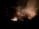 Villa Faraldi: incendio di sterpaglie per ora lontano dalle abitazioni, all'opera i Vigili del Fuoco