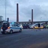 Imperia, scontro tra moto e microcar in via De Sonnaz: ferito un diciannovenne