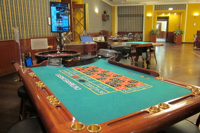 Casinò 'reali' ed on line: quanto è difficile rimanere a galla, si punta sulla qualità ma dal web la concorrenza è infinita Casinò 'reali' ed on line: quanto è difficile rimanere a galla, si punta sulla qualità ma dal web la concorrenza è infinita