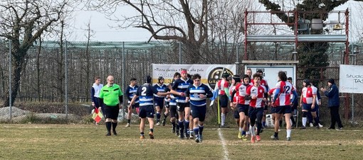 L'ingresso in campo delle squadre