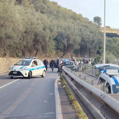 Imperia, scontro tra auto e moto in via Nazionale: ferito in codice rosso Imperia, scontro tra auto e moto in via Nazionale: ferito in codice rosso