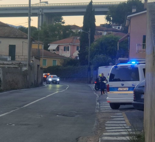 Incidente in via Airenti, violento scontro tra una moto e uno scooter: ferita 23enne