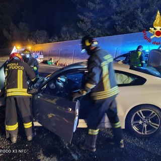 Grave incidente in autostrada a Costarainera: il bilancio è di due feriti
