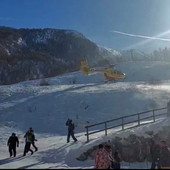 Incidente sulla neve a Monesi, bimba ferita mentre scende con il bob (video)