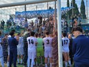 Sembrano lontani i tempi in cui calciatori e Ultras festeggiavano la salvezza (foto Flammia) Sembrano lontani i tempi in cui calciatori e Ultras festeggiavano la salvezza (foto Flammia)