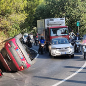 Auto si ribalta sul Capo Berta, ferita una donna di 33 anni Auto si ribalta sul Capo Berta, ferita una donna di 33 anni
