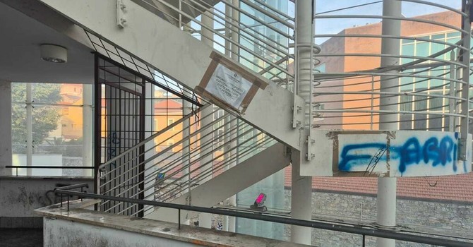 Ex Isnardi, il curatore fallimentare replica al Comitato: "Difficile murare gli accessi del complesso"