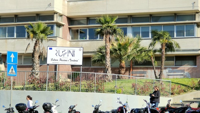 Caso di meningite al 'Ruffini' di Imperia, la sedicenne ancora ricoverata in rianimazione