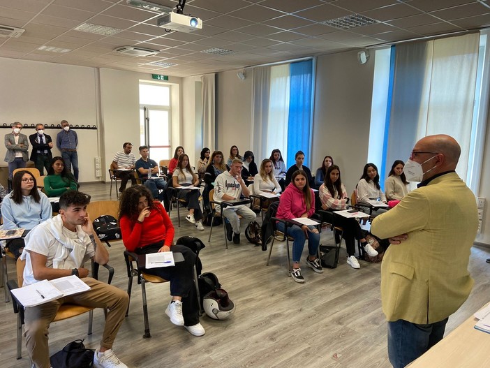 Corso di Laurea in Infermieristica dell’Università di Genova, al via oggi con 40 iscritti Corso di Laurea in Infermieristica dell’Università di Genova, al via oggi con 40 iscritti