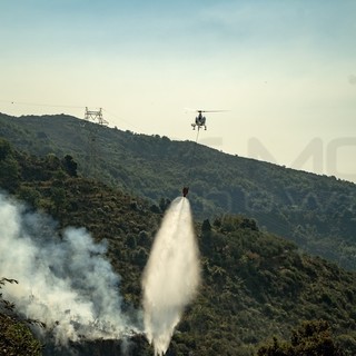 Emergenza incendi: in azione due canadair, obiettivo spegnere le fiamme a Ceriana