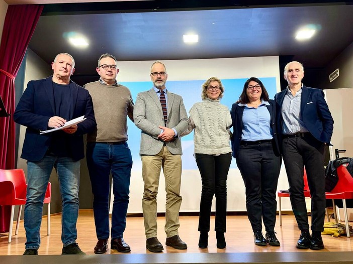 Sistema fognario a Diano Marina, opposizione compatta: “Serve chiarezza prima dell’estate”