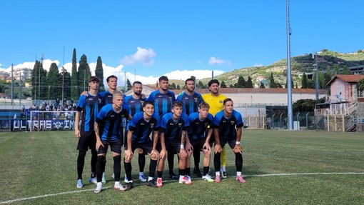 L'undici sceso in campo contro il Sestri Levante                                                                                   (foto Flammia)