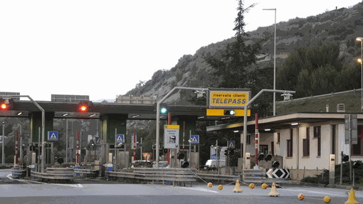 Cantieri e aumenti dei pedaggi, per gli automobilisti arriva la stangata del Telepass Cantieri e aumenti dei pedaggi, per gli automobilisti arriva la stangata del Telepass