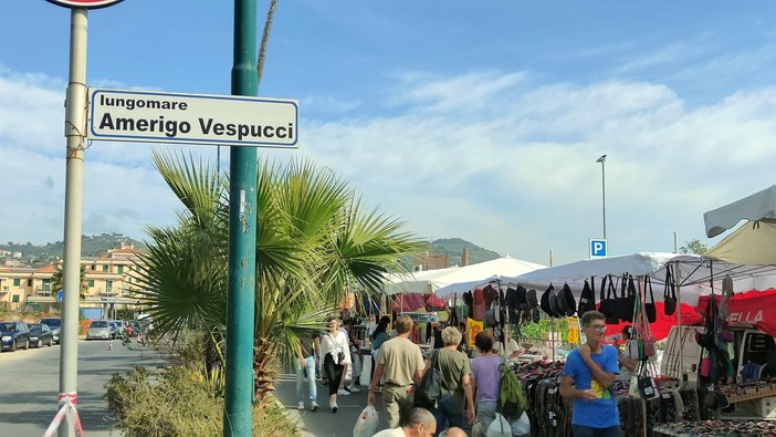 Fiera di Maggio sul Lungomare Vespucci a Imperia