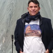 Bracco cede al diktat e si presenta in consiglio comunale in giacca Bracco cede al diktat e si presenta in consiglio comunale in giacca