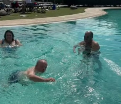 Un tuffo di felicità, i ragazzi dell’Isah ospiti al Rebivillage di Imperia