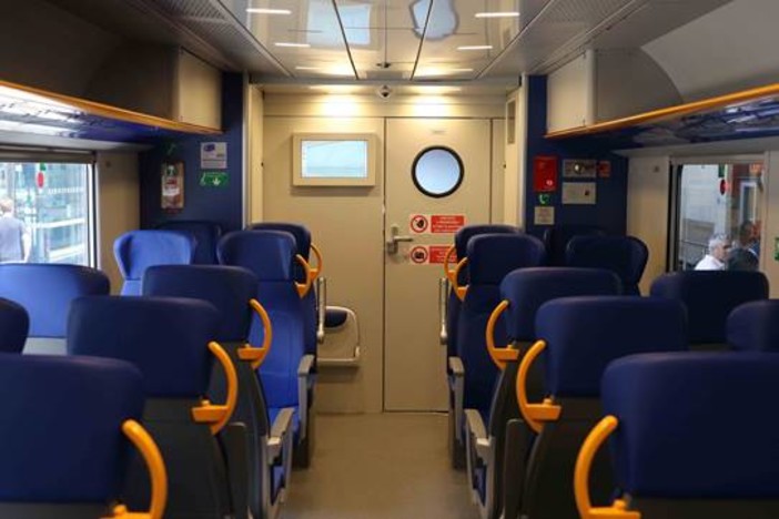 Interviene il Wwf: "Tutti in festa per i nuovi treni Jazz ma nessuno ha chiesto a comitati ed associazioni se questi treni erano idonei per il servizio in Liguria" Interviene il Wwf: "Tutti in festa per i nuovi treni Jazz ma nessuno ha chiesto a comitati ed associazioni se questi treni erano idonei per il servizio in Liguria"