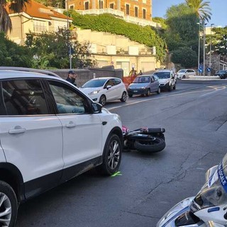 Imperia, doppio incidente in pochi minuti: donna di 55 anni in codice rosso allo svincolo dell'A 10 Imperia, doppio incidente in pochi minuti: donna di 55 anni in codice rosso allo svincolo dell'A 10