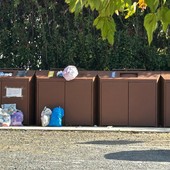 Caramagna, rifiuti ovunque dopo lo stop al porta a porta Caramagna, rifiuti ovunque dopo lo stop al porta a porta