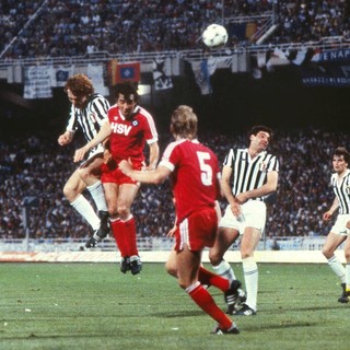 ACCADDE OGGI, 28 MAGGIO 1983. Amburgo–Juventus: festeggiamenti con spinelli dopo la finale di Coppa Campioni