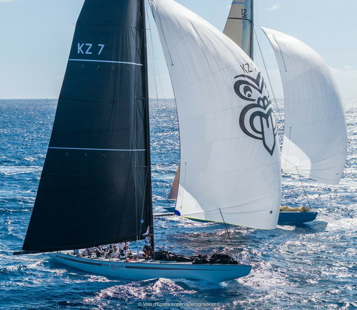 Kz5 detta legge al Mondiale dei 12 Metri: D’Alì e il suo equipaggio già in fuga Kz5 detta legge al Mondiale dei 12 Metri: D’Alì e il suo equipaggio già in fuga