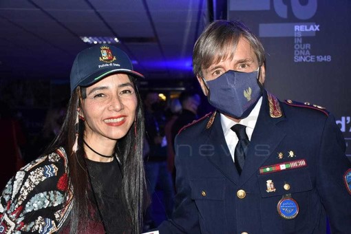Sanremo: Kumi con il brano 'Zoom out' riceve il premio speciale Poliziamoderna