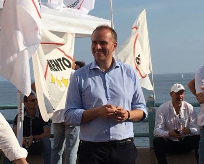 Elezioni regionali, anche Luca Pirondini e il Movimento 5 stelle appoggiano la candidatura di Orlando Elezioni regionali, anche Luca Pirondini e il Movimento 5 stelle appoggiano la candidatura di Orlando