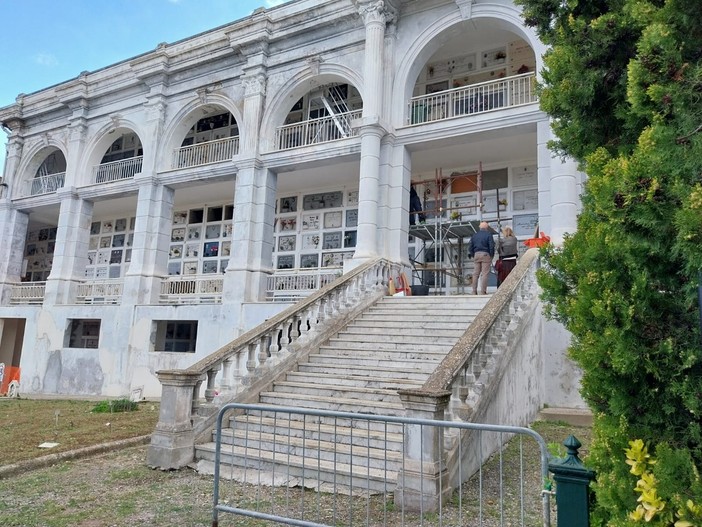 Imperia, emergenza loculi nei cimiteri: lunghe attese e tempio crematorio bloccato Imperia, emergenza loculi nei cimiteri: lunghe attese e tempio crematorio bloccato