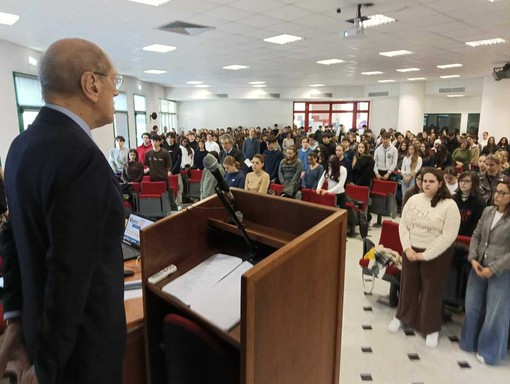 Luigi Sappa apre il secondo giorno di Open Day al Polo Universitario di via Nizza (Video) Luigi Sappa apre il secondo giorno di Open Day al Polo Universitario di via Nizza (Video)