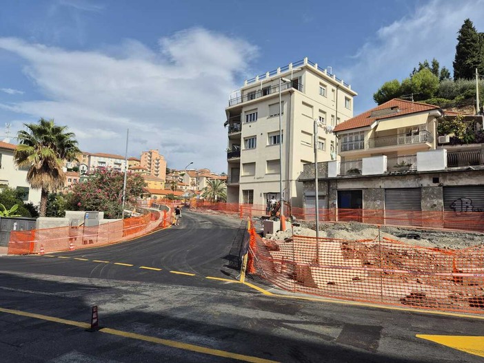 Rotonda in via Serrati, prorogato di un mese il senso unico in via Diano Calderina Rotonda in via Serrati, prorogato di un mese il senso unico in via Diano Calderina