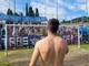 Lenny Castagna saluta la Gradinata Nord dopo l'ultima partita al ' Ciccione'                       (Foto Flammia)