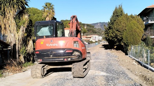 Golfo Dianese senz'acqua, danneggiato il tubo del Roja durante i lavori per la Ciclovia Tirrenica