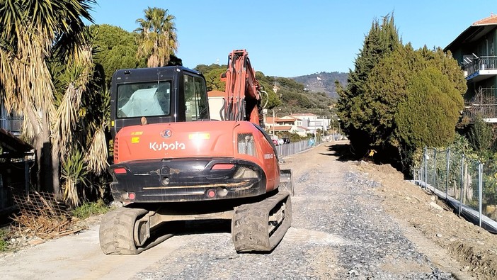 Tre mesi di lavori in via Saponiera a Diano Marina per la Ciclabile, cambia la viabilità