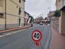 Lavori in corso in via Agnesi, la direzione del liceo Amoretti lancia un avviso: “Il parcheggio non è agibile”