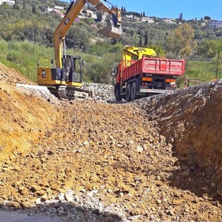 Ad Imperia iniziati i lavori di messa in sicurezza del rio Oliveto, Scajola "Elimineremo rischio di esondabilità" Ad Imperia iniziati i lavori di messa in sicurezza del rio Oliveto, Scajola "Elimineremo rischio di esondabilità"