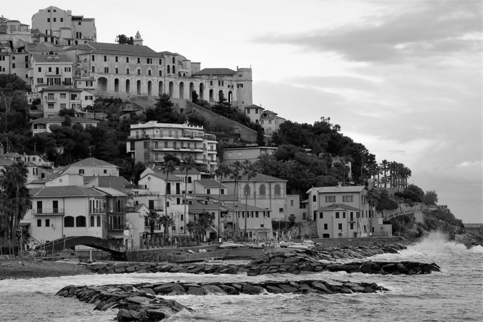L’AMARCORD DEL SABATO. “Imperia città più cara d’Italia”. Tutti d’accordo: “L’eccessiva proliferazione di attività finisce per colpire i consumatori”