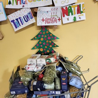 Imperia, alla "Littardi" una raccolta di generi alimentari da parte dei piccoli allievi