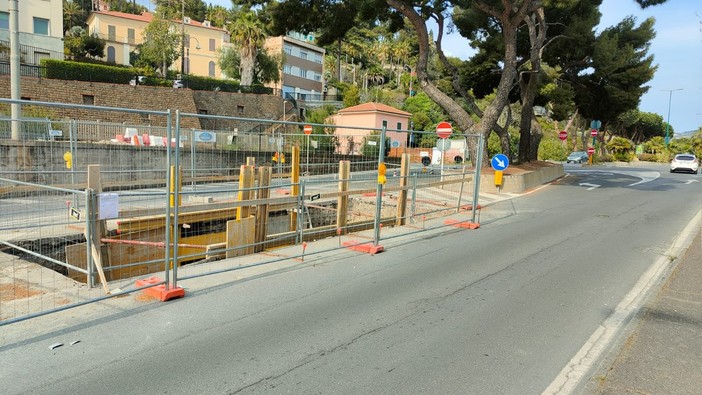 Imperia, al via i lavori di scavo per posa tubazione acquedotto del Roja in via San Lazzaro Imperia, al via i lavori di scavo per posa tubazione acquedotto del Roja in via San Lazzaro