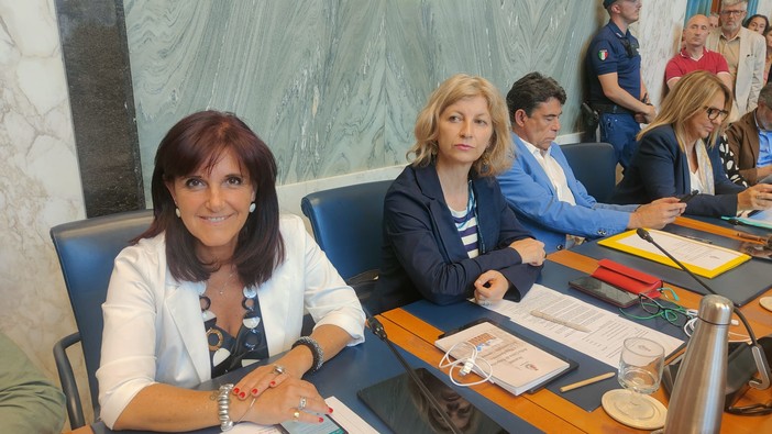 Imperia, la minoranza si spacca in Consiglio: Laura Amoretti eletta vicepresidente Imperia, la minoranza si spacca in Consiglio: Laura Amoretti eletta vicepresidente