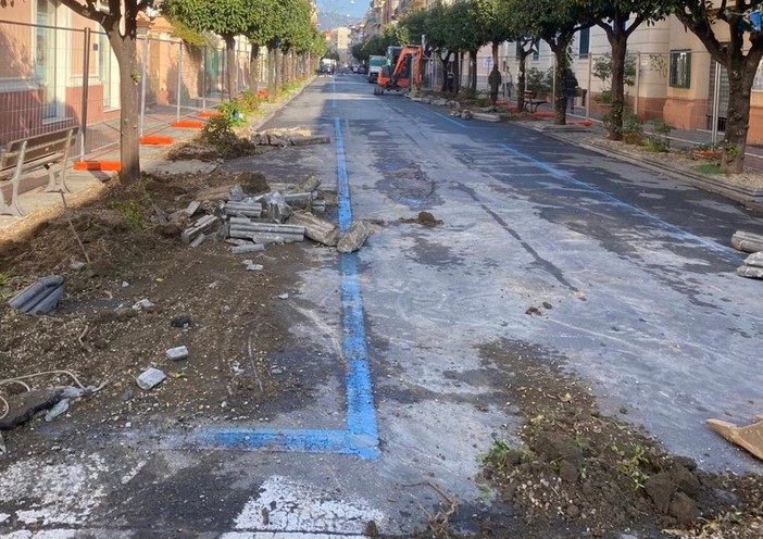 Diano Marina, iniziati i lavori di restyling di corso Roma, Za Garibaldi: "Cantiere strategico per la città" Diano Marina, iniziati i lavori di restyling di corso Roma, Za Garibaldi: "Cantiere strategico per la città"