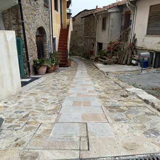 L'assessore Scajola a Bajardo e Ceriana per due interventi di rigenerazione urbana: "recuperiamo vie e spazi, sostegno concreto al territorio" (foto)