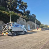 Via Novaro off limits: dopo anni arriva l’asfalto nuovo Via Novaro off limits: dopo anni arriva l’asfalto nuovo