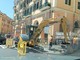 Voragine all'incrocio di piazza Dante, scattate chiusure e deviazioni: traffico in tilt in città Voragine all'incrocio di piazza Dante, scattate chiusure e deviazioni: traffico in tilt in città