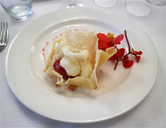 Imperia Fiera del Libro: grande successo per la cena con i fiori del ristorante Lorenzina Mare Imperia Fiera del Libro: grande successo per la cena con i fiori del ristorante Lorenzina Mare