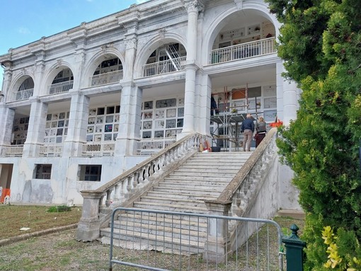 Imperia, emergenza loculi nei cimiteri: lunghe attese e tempio crematorio bloccato