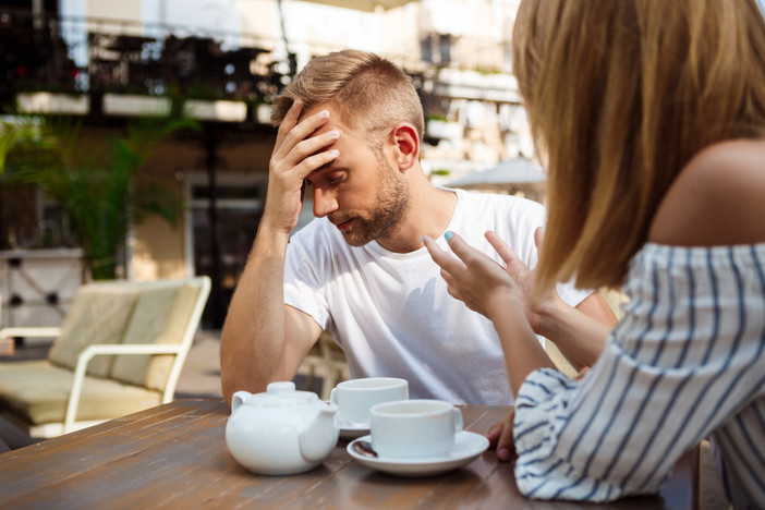 Rompere il silenzio: il ruolo della comunicazione nella libido maschile