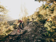 Un percorso in mountain bike Un percorso in mountain bike