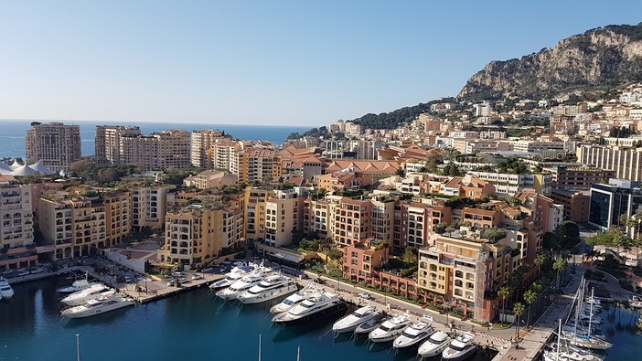 Coprifuoco anche nel Principato di Monaco: serve l'autocertificazione, ecco tutte le disposizioni Coprifuoco anche nel Principato di Monaco: serve l'autocertificazione, ecco tutte le disposizioni