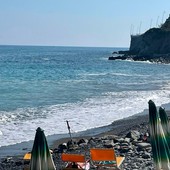 Diano Marina, miasmi e liquami nell'area del Molo Cavour: un turista scrive al sindaco Za